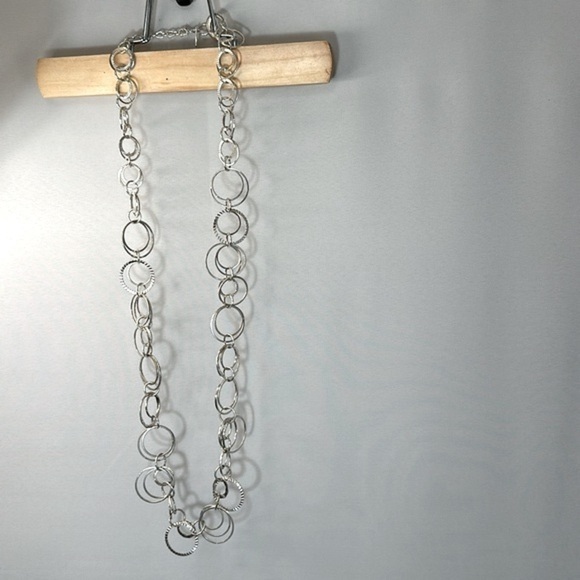 Daisy Fuentes Womens Silver Tone Link Chain Necklace Textured Long Bold 17.5” - Picture 10 of 10